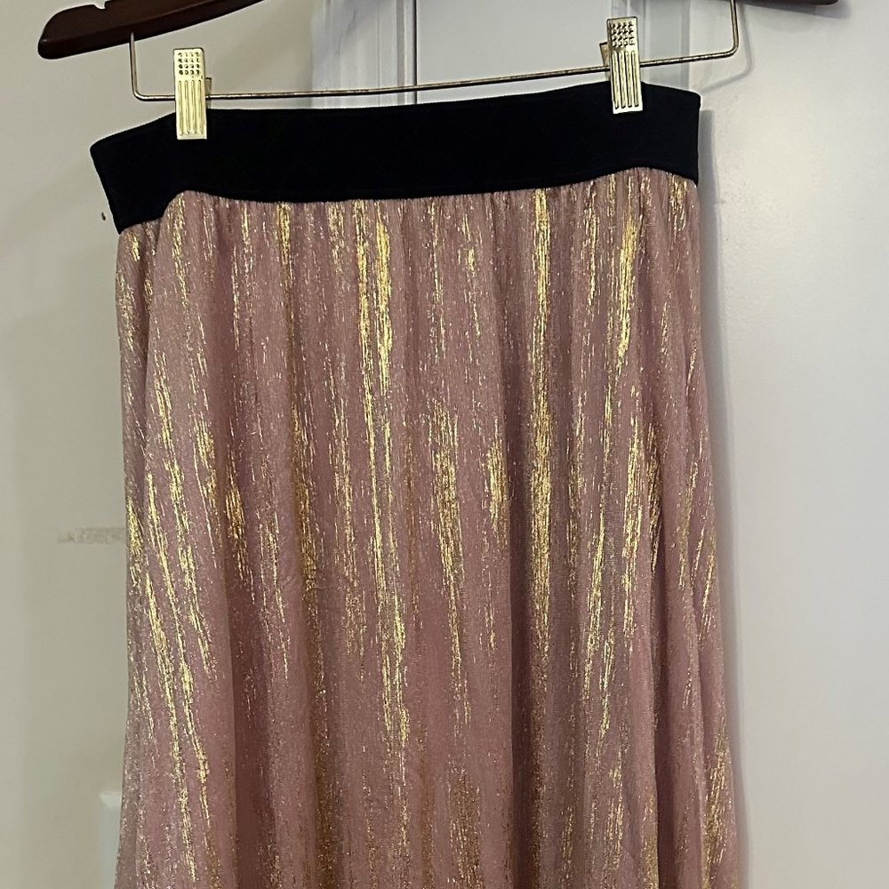 LuLaRoe Shimmer Pink & Silver Lucy Skirt Size Medium